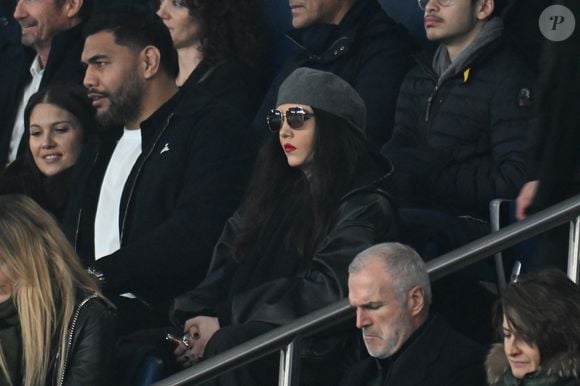Hoshi - Célébrités dans les tribunes du match de Ligue 1 McDonald's entre le Paris Saint Germain (PSG) et l'Olympique de Marseille (OM) (5-0) au Parc des Princes à Paris le 8 février 2026. © Lionel Urman/Bestimage