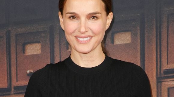 “On ne se lasse jamais de cette ville” : Natalie Portman, installée dans la capitale et émerveillée par l'éducation des enfants parisiens