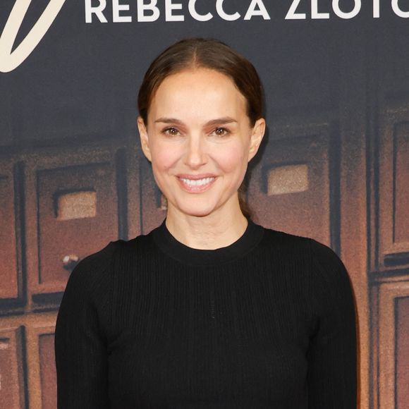 Installée à Paris depuis 2014, Natalie Portman affirme ne jamais se lasser de la capitale et de son énergie culturelle.

Natalie Portman - Première du film "Vie Privée" au cinéma Pathé Palace à Paris. © Coadic Guirec/Bestimage