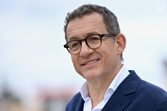 Dany Boon participe au photocall de La Famille Hennedricks lors du 38ème Festival du Film de Cabourg - Quatrième jour le 15 juin 2024 à Cabourg, France. Photo by Franck Castel/ABACAPRESS.COM