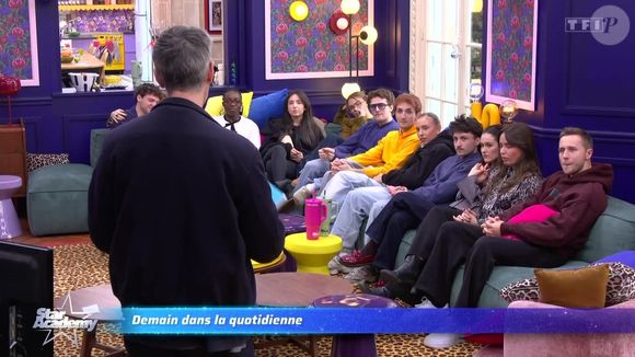 Pour les autres, direction le banc des nommés lors du prime de ce soir. 

Extrait de la quotidienne "Star Academy". ©TF1