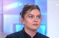 Louane sur la plateau de "C à vous"