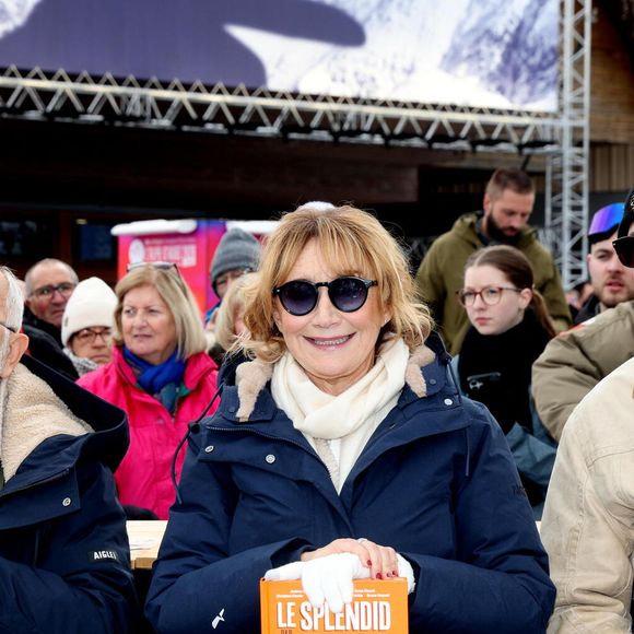 Gérard Jugnot, Marie-Anne Chazel et Thierry Lhermitte - Séance de dédicaces du livre "Le Splendid par le Splendid" à l'occasion du 29ème Festival International du Film de Comédie de l'Alpe d'Huez le 23 Janvier 2026. © Dominique Jacovides/Bestimage