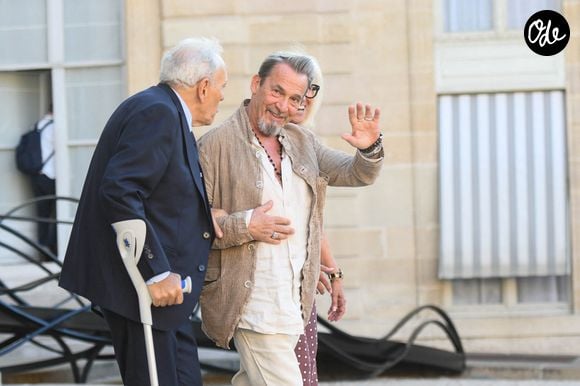 Florent Pagny quitte l'Élysée après avoir assisté à la cérémonie de remise de la médaille de « Chevalier de la Légion d'honneur » au palais de l'Élysée à Paris, en France, le 27 mai 2026. Photo de Florian Poitout/ABACAPRESS.COM