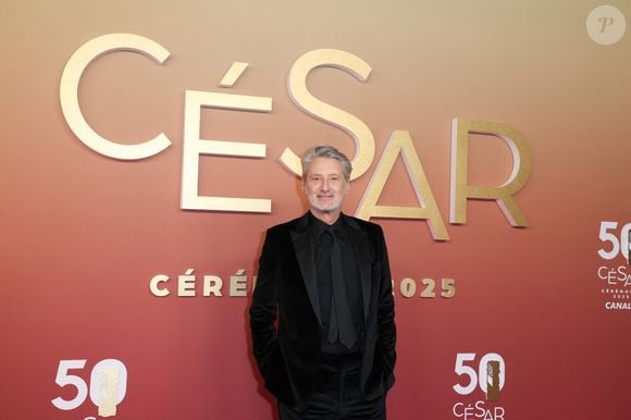 Antoine de Caunes - Photocall de la 50ème édition de la cérémonie des César à l'Olympia à Paris, France, le 28 février 2025 © Dominique Jacovides - Olivier Borde / Bestimage