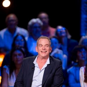 Exclusif - Garou lors de l'enregistrement de l'émission "La Boîte à secrets", présentée par F.Bollaert et diffusée le 26 septembre 2025 sur France 3, dans les studios du Lendit à Saint-Denis, Seine Saint-Denis, France, le 8 septembre 2025. © Pierre Perusseau/Bestimage