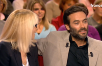 Anthony Delon est resté proche de son ancienne belle-mère Mireille Darc comme il le racontait dans "Vivement Dimanche". Diffusion d'un best-of sur France 3.
