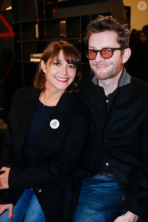 Mais aussi de Jamie Hewlett, marié à cette dernière depuis 14 ans 

Emma de Caunes et son mari Jamie Hewlett - Vernissage de l'exposition "New American Art" à la galerie des Acacias by Mazarine à Paris le 20 octobre 2015. © Olivier Borde / Bestimage
