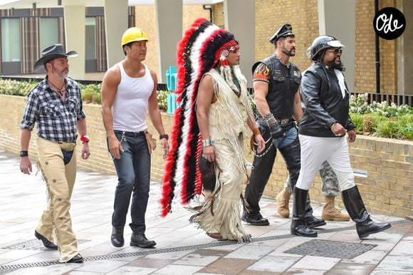 Le monde du spectacle rend hommage à un créateur de tubes intergénérationnels incontournables.

Victor Willis, Angel Morales, Chad Freeman, James Lee, James Kwong Jr, Jeffrey James "J.J." Lippold - Le groupe Village People pendant le tournage du show "This Morning" devant les studios ITV à Londres, le 19 mars 2019.

© Bestimage