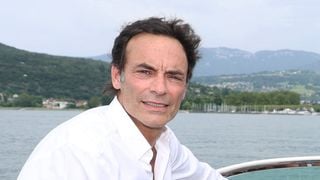 A Douchy où repose son père, Anthony Delon dévoile des changements : "C'est presque comme si c'était un nouveau lieu"