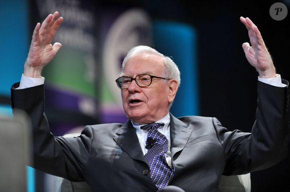 Warren Buffett, président-directeur général de Berkshire Hathaway Inc, assiste à la Conférence des femmes 2008 qui s'est tenue au Long Beach Convention Center à Los Angeles, CA, USA, le 22 octobre 2008. Photo par Lionel Hahn/ABACAPRESS.COM