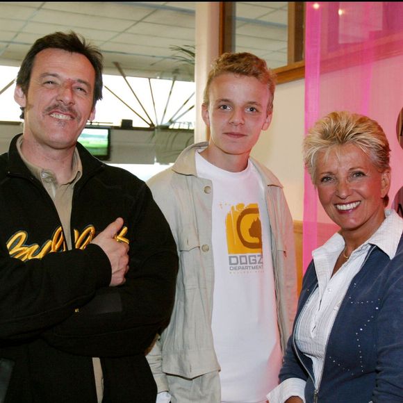 Papa de six enfants, Jean-Luc Reichmann a toujours accordé une place importante à sa vie de famille

Archives : Jean-Luc Reichmann et son fils Hugo à l'hippodrome de Vincennes en 2004  BAHI / BESTIMAGE