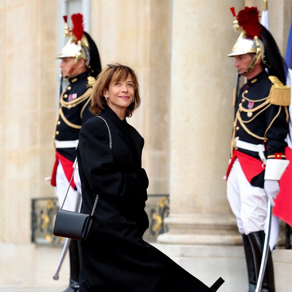 Sophie Marceau - Arrivée des invités au dîner d'Etat en l'honneur du président chinois Xi Jinping et de sa femme la Première Dame Peng Liyuan au palais présidentiel de l'Elysée à Paris, France, le 6 mai 2024. © Cyril Moreau/Bestimage