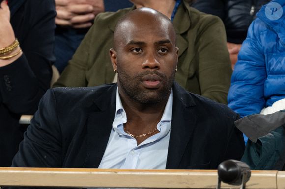 Teddy Riner assiste au tournoi Roland Garros 2025 le 5 juin 2025 à Paris, France. Photo par Laurent Zabulon/ABACAPRESS.COM