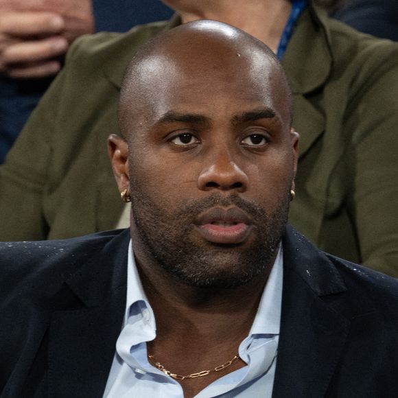 Teddy Riner assiste au tournoi Roland Garros 2025 le 5 juin 2025 à Paris, France. Photo par Laurent Zabulon/ABACAPRESS.COM
