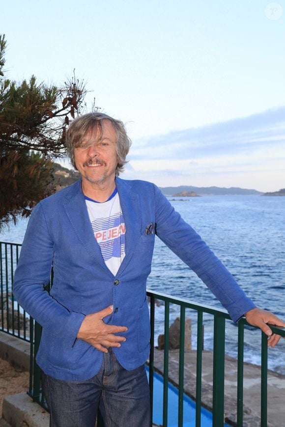Exclusif - Pascal Demolon - Les célébrités posent sur la terrasse de l'hôtel "Le Provencal" lors de la 5ème édition du festival de Porquerolles à Giens, le 14 juin 2024.
© Chavaroche//Bestimage