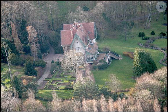 Exclusif - La nouvelle maison de Brad Pitt et Angelina Jolie, le château Gabriel à Berneville près de Deauville, appartenait avant à Yves Saint Laurent et Pierre Bergé. © AGENCE / BESTIMAGE