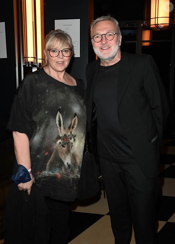 Exclusif - Laurence Boccolini et Laurent Ruquier  - People à la 100ème du spectacle de Vincent Dedienne "Un soir de gala" aux théâtre Marigny à Paris le 27 juin 2022. © Coadic Guirec/Bestimage