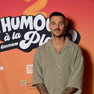 Exclusif - M. Pokora au photocall lors de l'enregistrement de l'émission "L'humour à la plage" pour la 2eme édition du festival de Juan les Pins à la pinède Gould le 27 juin 2025. © Bruno Bebert / Bestimage