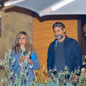 de son compagnon Jim Curtis

Jennifer Aniston et Jim Curtis à New York en 2025
©Backgrid USA / Bestimage