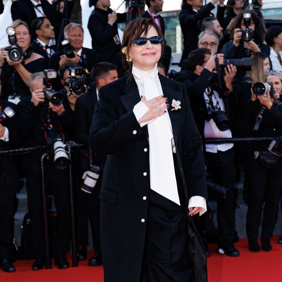 Juliette Binoche - Montée des marches du film " Amarga Navidad " lors du 79ème Festival International du Film de Cannes, le 19 mai 2026. © Jacovides-Moreau / Bestimage