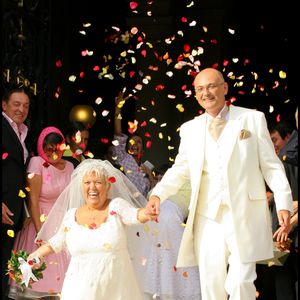 Le couple a fêté ses noces de porcelaine en août dernier

Archive - Mariage de Mimie Mathy et Benoist Gérard à la mairie de Neuilly Sur Seine le 27 août 2005. © Guillaume Gaffiot / Bestimage