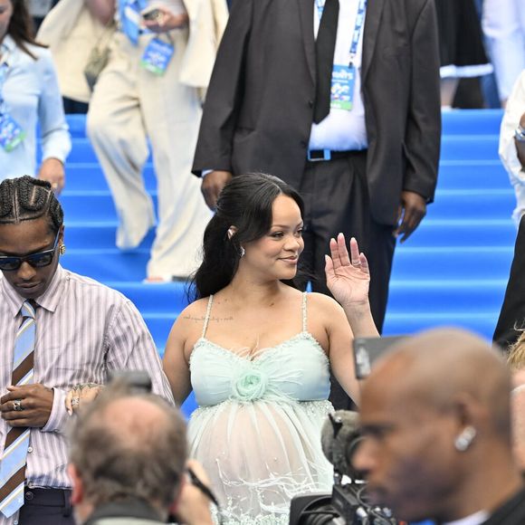 Rihanna, enceinte, et son compagnon A$AP Rocky (ASAP) aux arrivées et au photocall de la première du film Les Schtroumpfs au Mont des Arts à Bruxelles, Belgique, le 28 juin 2025. © Jan De Meuleneir/Photonews/Bestimage