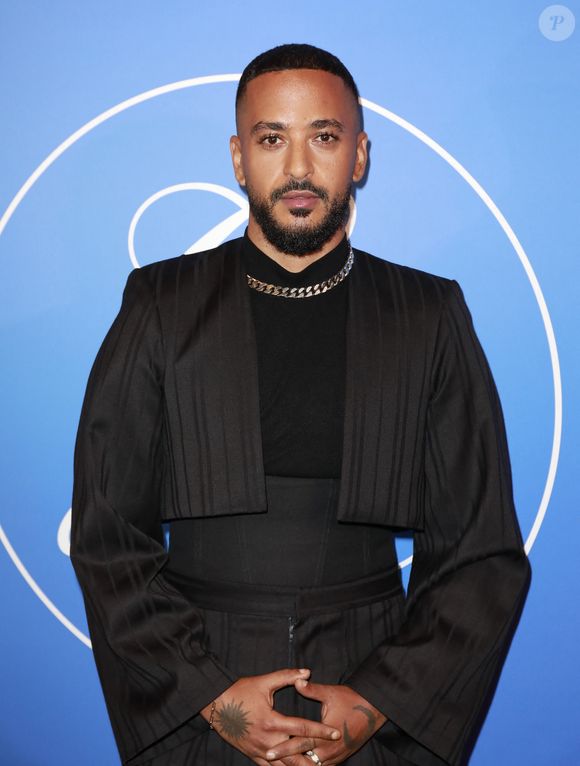 Et puis, c'est Slimane qui a aussi été rappelé. 

Slimane - Photocall du Global Gift Gala Paris à l'hôtel Four Seasons George V à Paris le 8 novembre 2025. © Marc Ausset-Lacroix/Bestimage