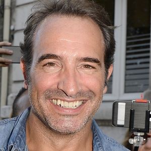 A Soulac-sur-Mer, dans le Médoc, le comédien va régulièrement se ressourcer...

Claude Lelouch, Elsa Zylberstein, Jean Dujardin et Xavier Bonnefont lors de l'inauguration de la rue éphémère "Jean Dujardin" pendant le 8ème Festival du Film Francophone d'Angoulême, le 28 août 2015. Jean Dujardin a une rue à son nom juste le temps du festival. © COADIC GUIREC / BESTIMAGE