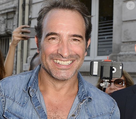 A Soulac-sur-Mer, dans le Médoc, le comédien va régulièrement se ressourcer...

Claude Lelouch, Elsa Zylberstein, Jean Dujardin et Xavier Bonnefont lors de l'inauguration de la rue éphémère "Jean Dujardin" pendant le 8ème Festival du Film Francophone d'Angoulême, le 28 août 2015. Jean Dujardin a une rue à son nom juste le temps du festival. © COADIC GUIREC / BESTIMAGE