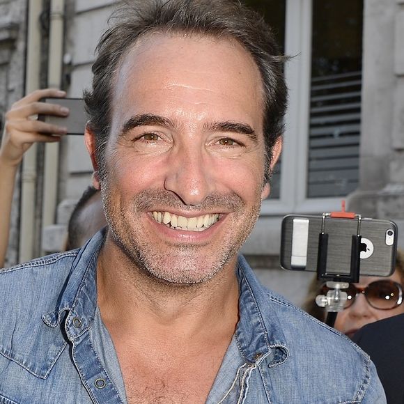 A Soulac-sur-Mer, dans le Médoc, le comédien va régulièrement se ressourcer...

Claude Lelouch, Elsa Zylberstein, Jean Dujardin et Xavier Bonnefont lors de l'inauguration de la rue éphémère "Jean Dujardin" pendant le 8ème Festival du Film Francophone d'Angoulême, le 28 août 2015. Jean Dujardin a une rue à son nom juste le temps du festival. © COADIC GUIREC / BESTIMAGE