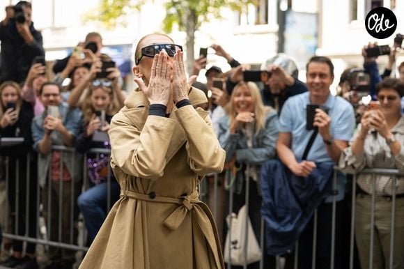 Céline Dion acclamée par ses fans à son arrivée au palace Royal Monceau à Paris, le 28 août 2026. Photo par CYRIL MOREAU / BESTIMAGE