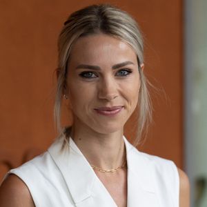 Marion Rousse au village lors des Internationaux de France de Tennis de Roland Garros 2025. Paris, le 27 mai 2025. 
© Moreau / Jacovides / Bestimage