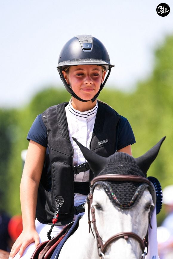 Elle pratique l'équitation dans un Haras réputé à 70 kilomètres de Paris, non loin de la forêt de Rambouillet.

Giulia Sarkozy, fille de Nicolas Sarkozy et de Carla Bruni, lors de la deuxième journée du Longines Paris Eiffel Jumping 2026, le 20 juin 2026 à la Tour Eiffel, à Paris, en France. Photo : Ewen Gavet/Icon Sport/Abaca