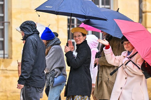 Philippe Vedovini, Le père de sa mère, Marie Soleil, a été relâché après près de 48 heures sans être inculpé

La grand-mère Anne Vedovini lors de la cérémonie religieuse des funérailles d'Emile à la Basilique Sainte Marie Madeleine à Saint-Maximin-la-Sainte-Baume, France le 8 février 2025. Les restes du petit garçon Emile, âgé de deux ans, disparu depuis le 8 juillet 2023 au Vernet, ont été découverts à quelques kilomètres du hameau le 30 mars 2024.