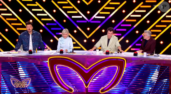 Les enquêteurs dans Mask Singer - capture d'écran TF1