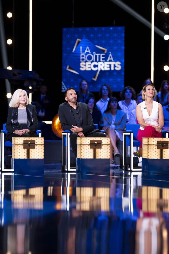 Exclusif - Lorie (Laure Pester), Kamel Ouali et Michèle Torr lors de l'enregistrement de l'émission "La Boîte à secrets", présentée par F.Bollaert et diffusée le 3 octobre 2025 sur France 3, dans les studios du Lendit à Saint-Denis, Seine Saint-Denis, France, le 9 septembre 2025. © Pierre Perusseau/Bestimage