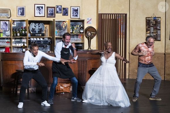 Exclusif - Paul Belmondo, Christian Vadim, Édouard Montoute, Bernard Fructus - La pièce "Papasss" au théâtre de Verdure lors du 41ème Festival de Ramatuelle le 11 août 2025.
Pièce de N.Meziat, la femme de C.Vadim qui en assure la mise en scène.

© Cyril Bruneau / Bestimage