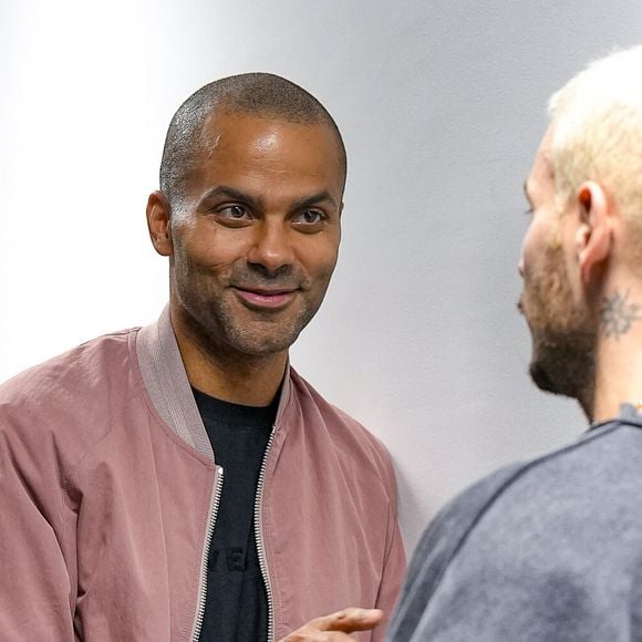 Tony Parker et Matt Pokora avant de s'affronter amicalement lors d'un match de basket par équipes dans le cadre d'une animation Radio Scoop au Gymnase Mado Bonnet à Lyon le 26 octobre 2023.

© Bestimage