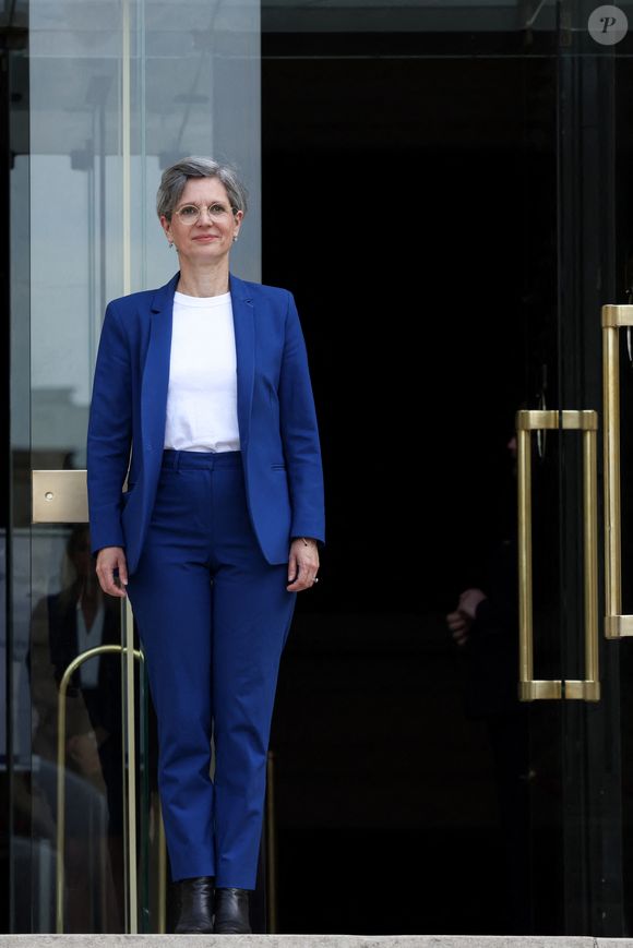 La députée Sandrine Rousseau du Parti Les Ecologistes arrive à l'assemblée nationale, au surlendemain du second tour des élections législatives françaises, à Paris, le 9 juillet 2024. © Stéphane Lemouton / Bestimage