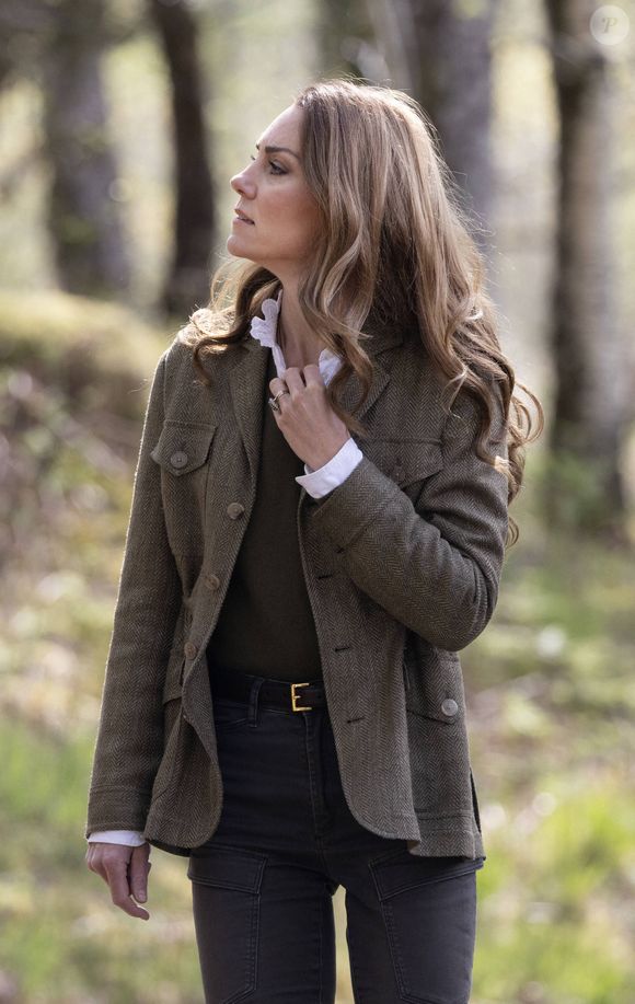 Catherine (Kate) Middleton, princesse de Galles, visitent la forêt communautaire d'Ardura, en Ecosse, Royaume Uni, le 30 avril 2025. © Dana Press/Bestimage