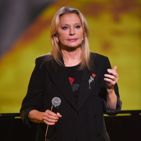 L'ex-femme de l'humoriste n'avait jusqu'ici rien dit sur son accident de la route

Veronique Sanson lors de la 32e cérémonie des Victoires de la Musique qui s'est tenue à la salle du Zénith à Paris, France, le 10 février 2017. Photo par Laurent Zabulon/ABACAPRESS.COM