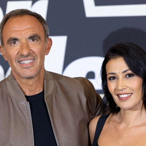 Celui qui présente le télé-crochet aux côtés de Karima Charni a accueilli sur le plateau pour le 200ème Prime une ribambelle d'anciens élèves...

Les animateurs de télévision français Nikos Aliagas et Karima Charni posent lors d'un photocall pour présenter la nouvelle saison de l'émission Star Academy au Grand Rex à Paris le 29 septembre 2025. Photo par Alexis Jumeau/Abaca