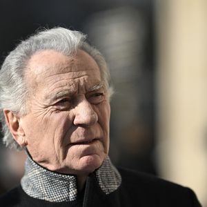 C'est en 2020 que William Leymergie a perdu son épouse Maryline Robin, mère de ses trois enfants.

L'animateur William Leymergie arrive au Conseil d'Etat, qui examine le bien-fondé des requêtes déposées par les chaînes C8 et NRJ12 contre les décisions de l'Arcom, qui les obligeront à disparaître du paysage de la TNT dans deux semaines, à Paris, France, le 14 février 2025. Photo par Eliot Blondet/ABACAPRESS.COM