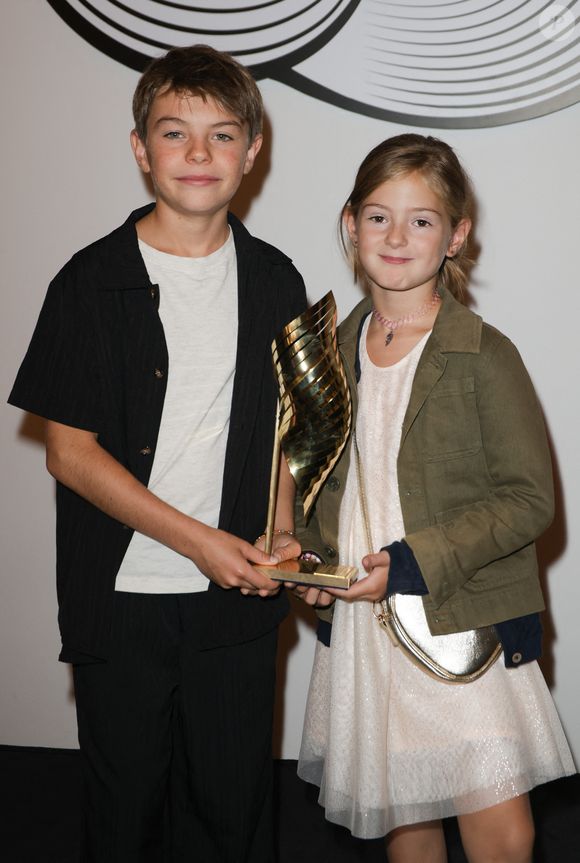 Manoa Varvat et Nina Birman  -  Mention spéciale du jury : Manoâ Varvat et Nina Birman, les deux très jeunes acteurs des « Enfants vont bien » - Cérémonie de remise des prix lors de la 18ème édition du Festival du Film Francophone d'Angoulême (FFA) le 30 août 2025 à Angoulême.
© Guirec Coadic / Bestimage