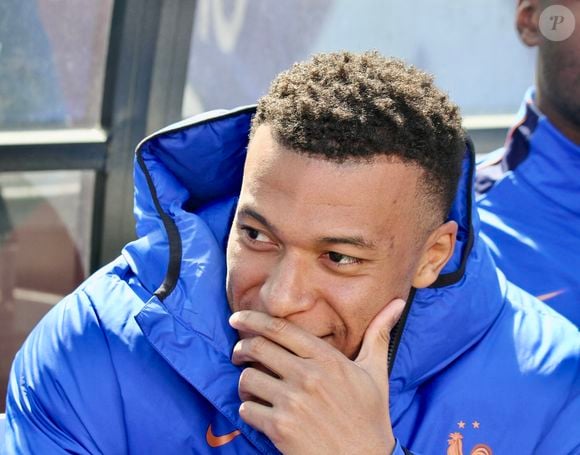 La jeune femme a été aperçue, à plusieurs reprises, aux côtés de Kylian Mbappé. 

Kylian Mbappé -  France vs Colombie Amical International. 29 mars 2026.
Photo par Zuma Press / Bestimage