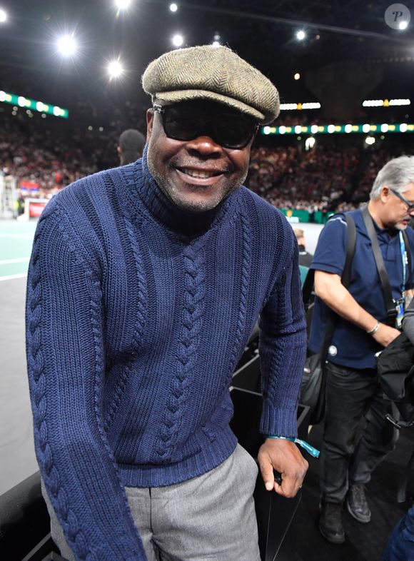 Basile Boli - People dans les tribunes du Rolex Paris Bercy Masters 1000 remporté par Novak Djokovic contre Grigor Dimitrov , le 4 novembre 2023. © Veeren/Bestimage