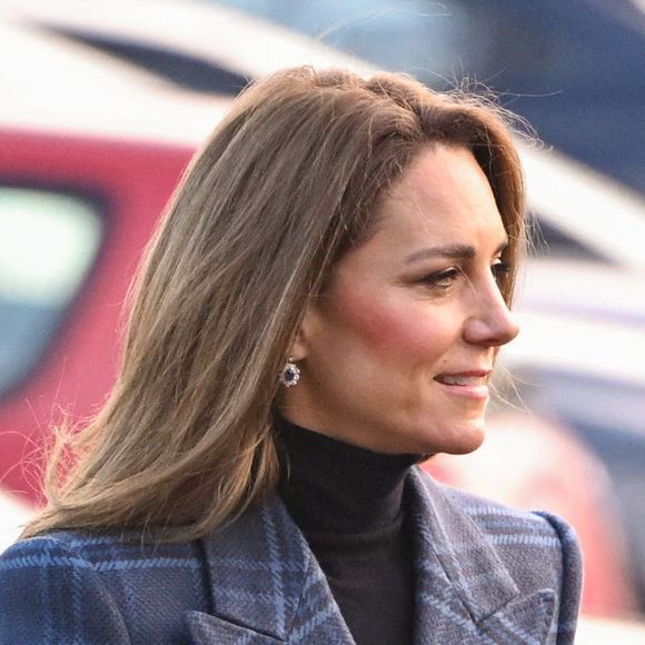 À Falkirk, ils ont posé devant les célèbres sculptures des Kelpies, incarnant le patrimoine et l’ingénierie écossais.

Le prince William, prince de Galles, et Catherine (Kate) Middleton, princesse de Galles, arrivent pour visiter l'Académie nationale de curling à Stirling, Royaume Uni, le 20 janvier 2026. Cover Images via ZUMA Press / Bestimage/Bestimage