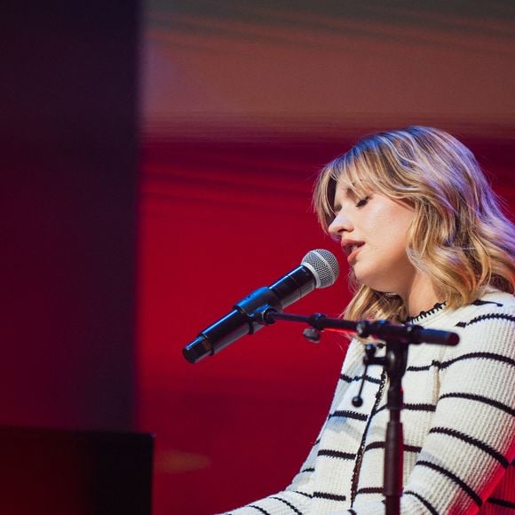 Exclusif - Marine Delplace en concert lors de la 1e édition du "Festival Europe 2" au Casino de Paris le 17 juin 2025. © Alexandre Fumeron/Bestimage