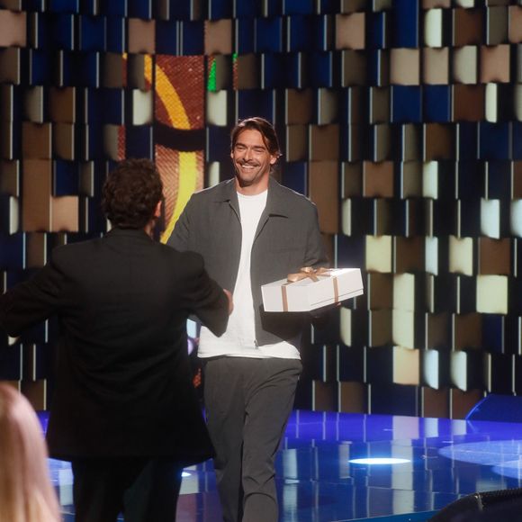 Exclusif - Théo Curin, Camille Lacourt - Surprises - Enregistrement de l'émission "La Boîte à Secrets N°19" dans les studios de la Cité du Cinéma à Saint-Denis, présentée par F.Bollaert et diffusée le 3 janvier sur France 3
© Christophe Clovis / Bestimage